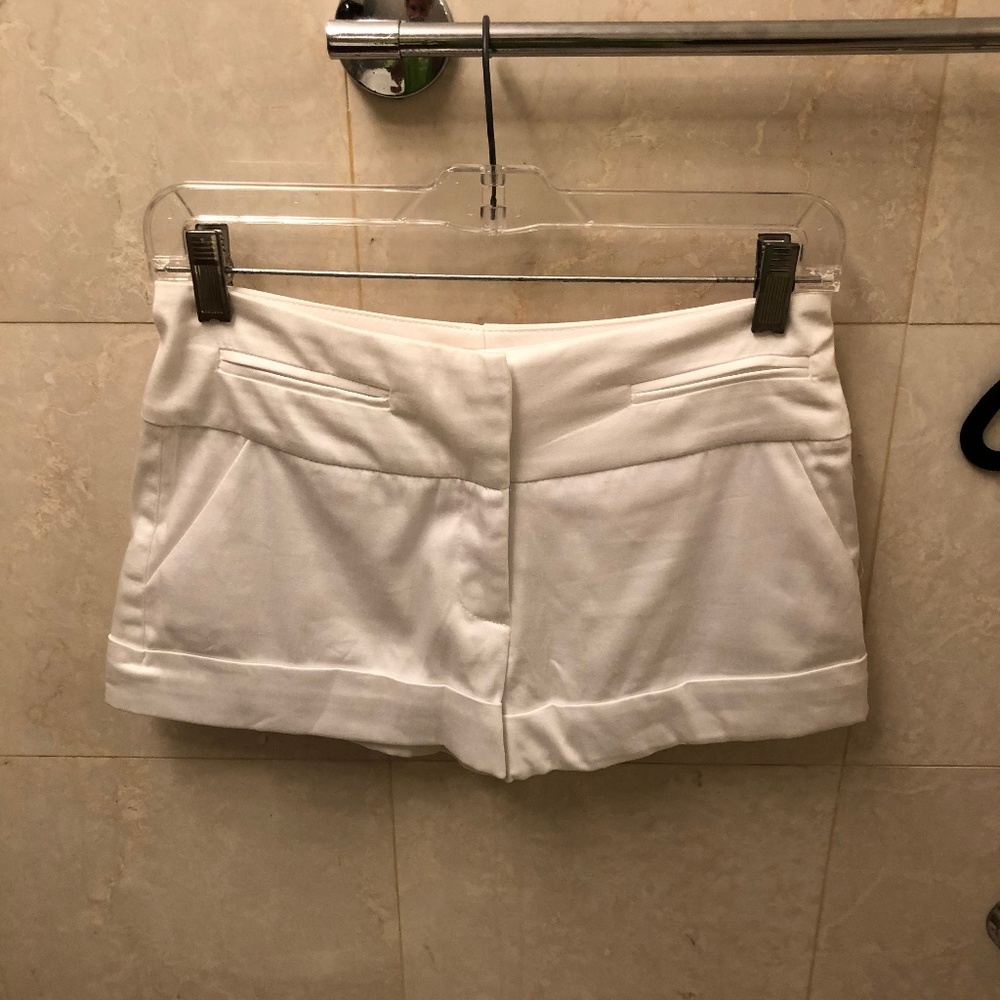 Love...Ady White Shorts XS